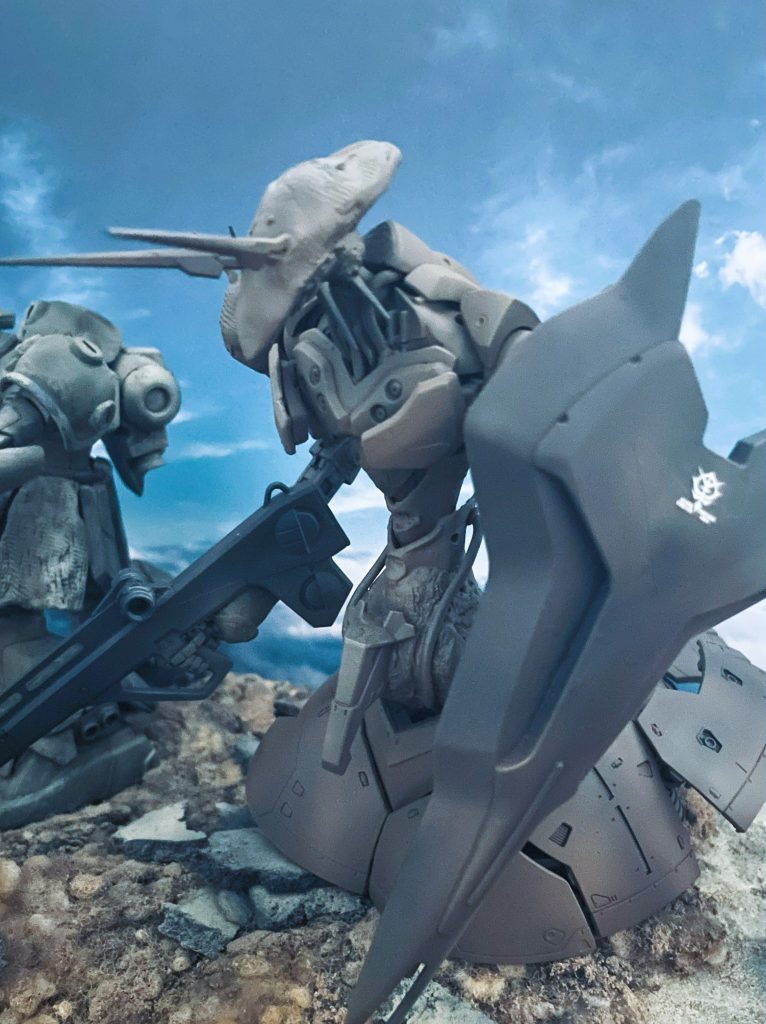 ジオン公国軍のマーキングが映えます。