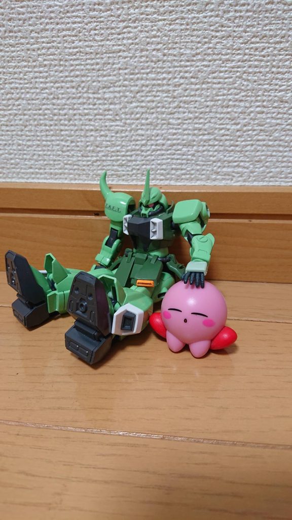 最後はザクとカービィが一緒に寝てる写真また今度撮影会しようかな…