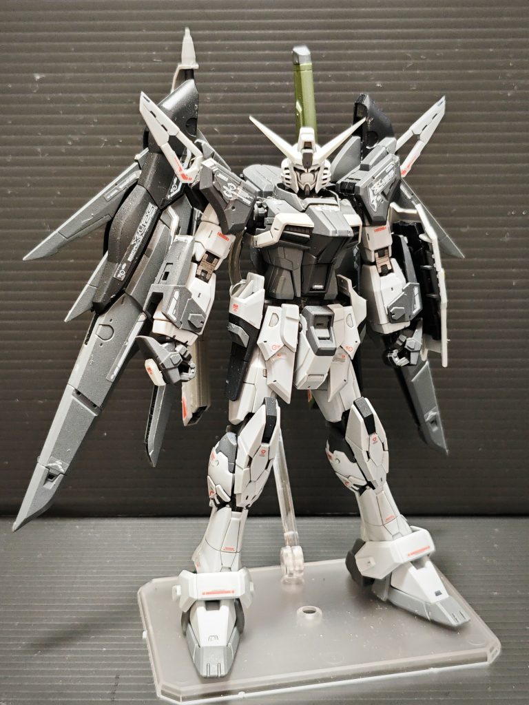 ディアクティブモードのデスティニーガンダムです