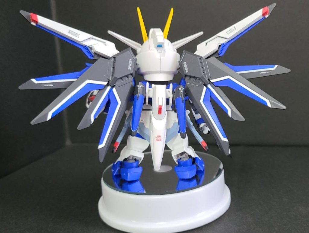 肉抜きはプラ板とパテで埋めましたアンクルガードも前半分しかないのでプラ板で補完しました