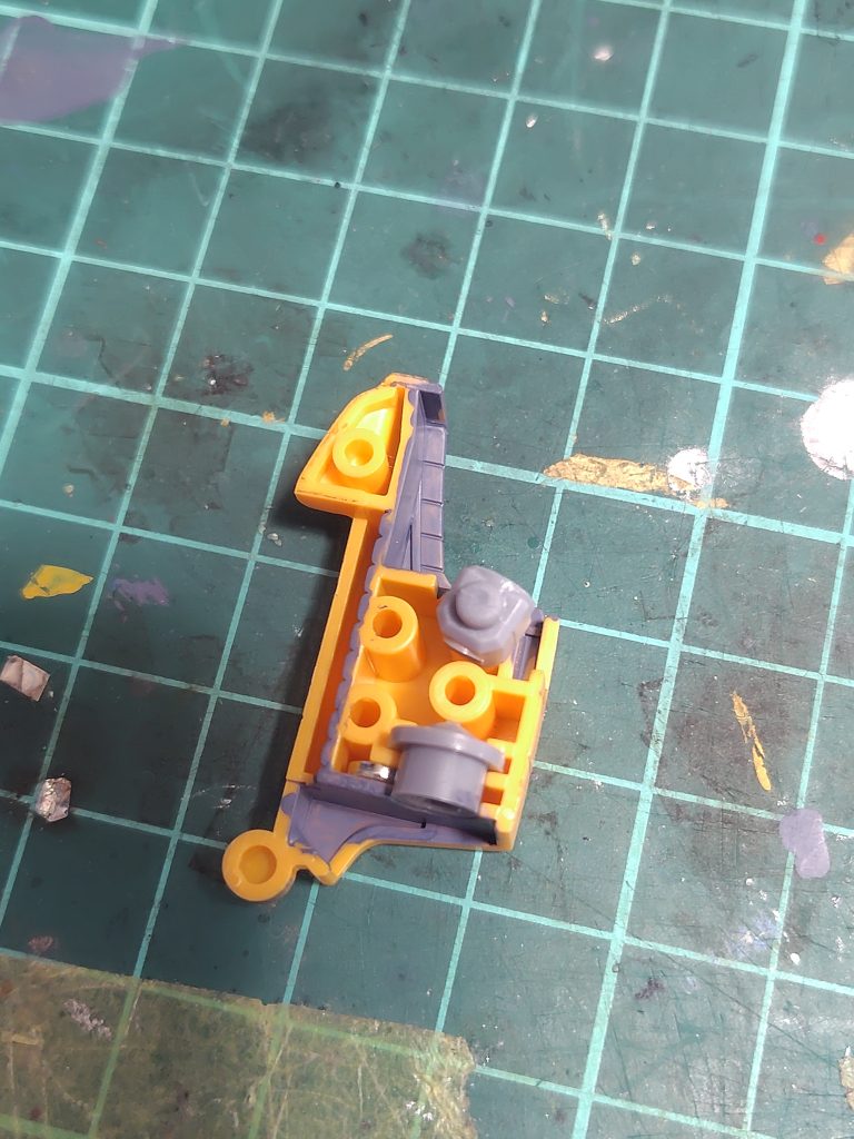 ポリキャップの横にネオジム磁石がピッタリハマりました。