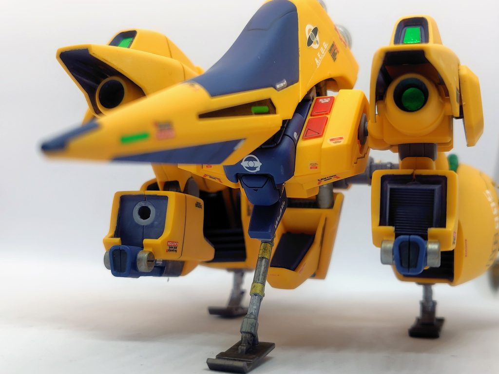 手首のポリキャップが剥き出しになるので適当なダクトパーツをネオジム磁石で取り付け。