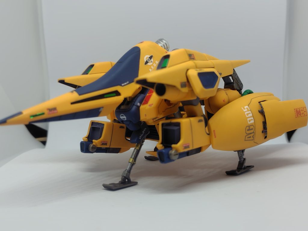 ランディングギアも金属っぽくマーカー塗装