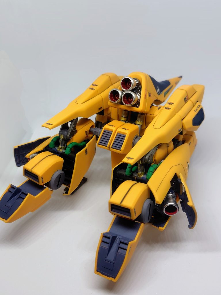 MA形態のフォルムがすごく良いですね。スパロボ好きなのでメタスはこっちの印象しか無いです(gundam-kao2)