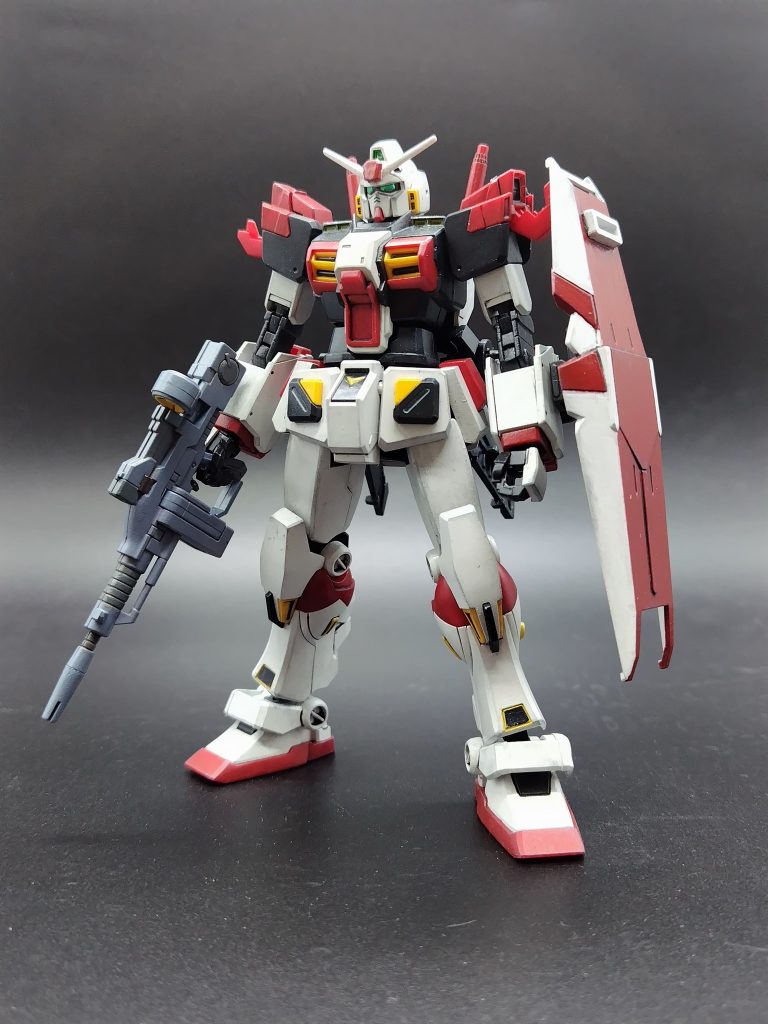 ライフルはキットに付属したのか?説明書には載ってたような?オリジン版ガンダムから拝借。