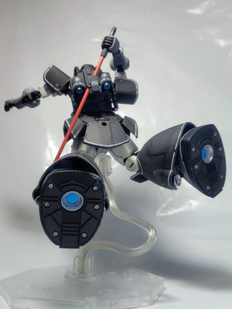 各バーニアはシャインシルバーとメタリックブルー。