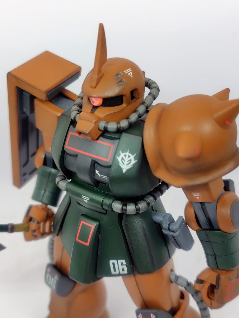モノアイはHアイズ+ラピーテープ。旧キットリアルタイプっぽいデカールでまとめました。