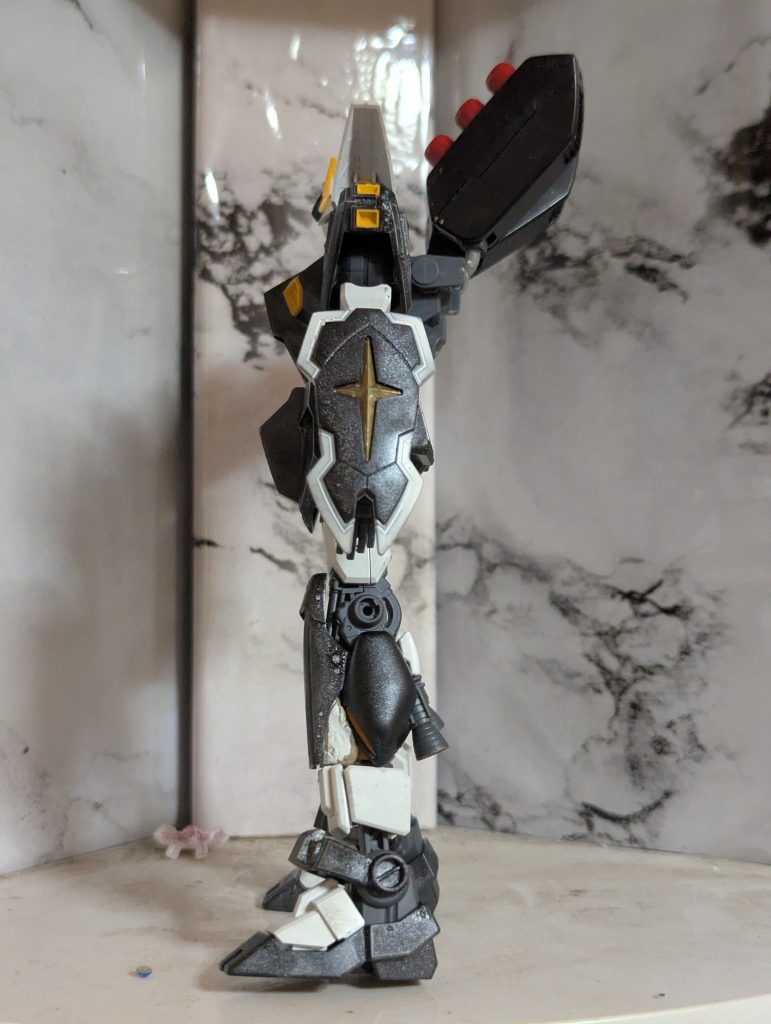 小さなシールドはラーガンダムの使えたから自作しなくて済んだよ（笑）