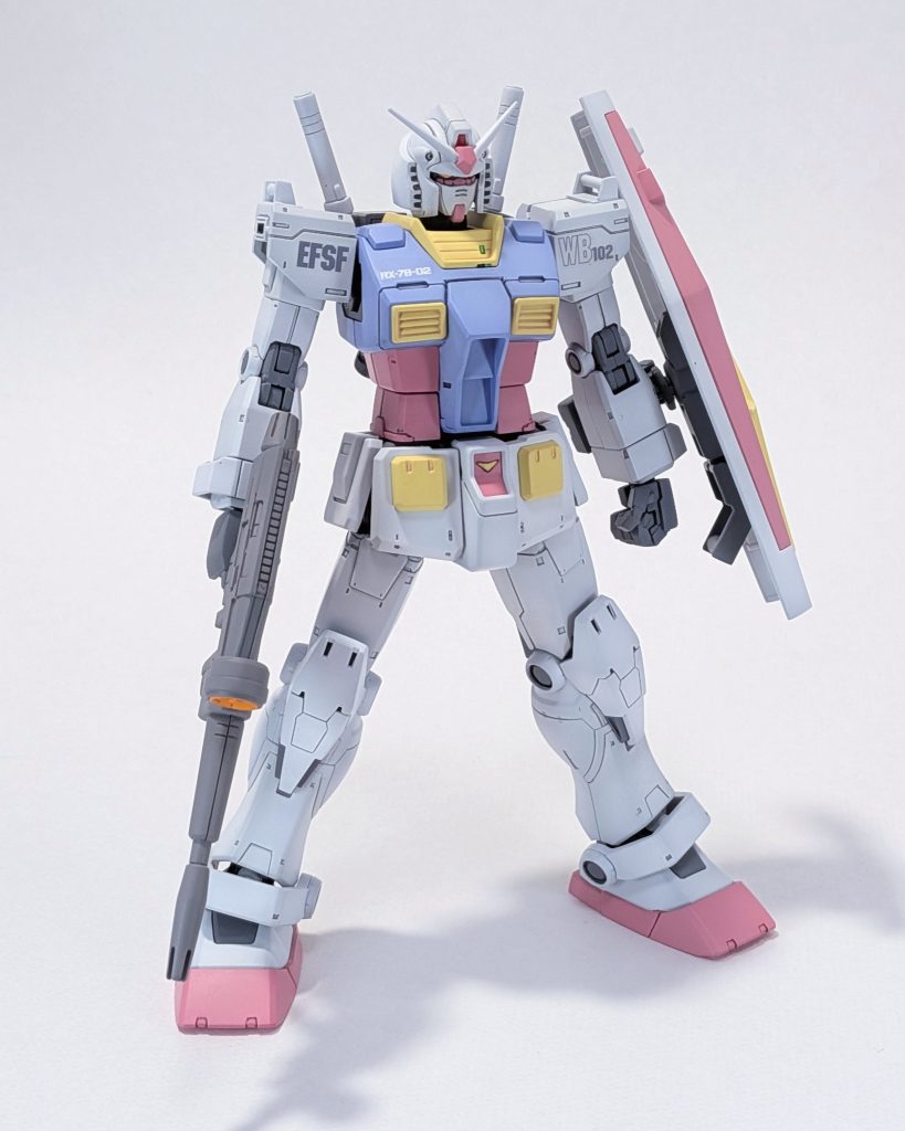 前述の通りこの色合いでデカールを貼るとくどくなりそうだったのでデカールは肩と胸部のみにとどめてみました。