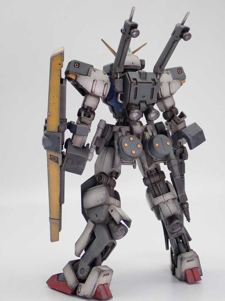 武器がたくさん付いてましたけど息抜きプラモなので2個しか作りませんでした