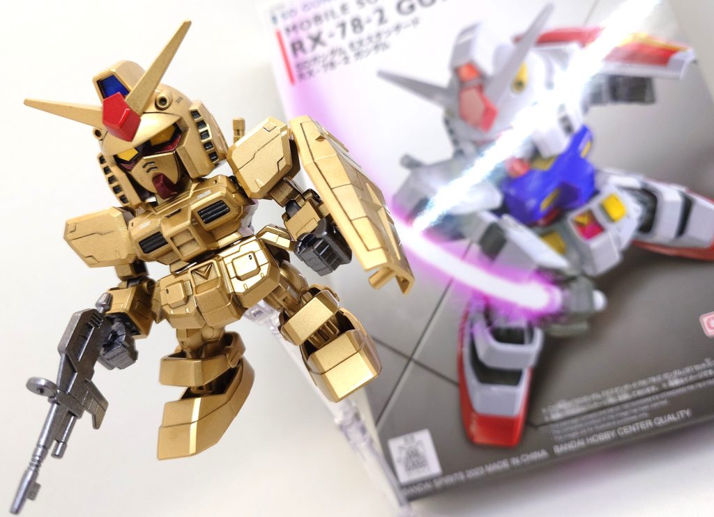 全身を金色にして(gundam-kao5)光沢トップコートをしています。何色にしようか迷いましたが、思い切って金色にしてみました。明鏡止水の会得もできたかもしれません(gundam-kao6)