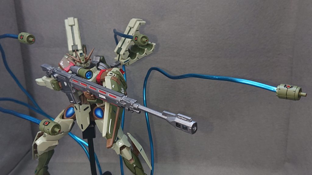 部分塗装にタミヤのエナメル塗料・ブラック・クロームシルバー・メタリックブルー・フラットレッド・ダークグリーン