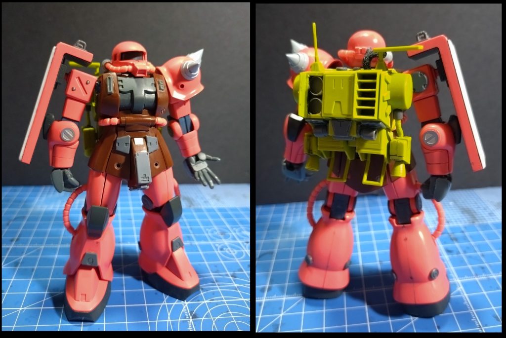 ・塗装前ジャンク品で購入した組立て済みのシャア専用ザクをベースに合わせ目消しやモールド・ディテールを色々追加しています。今回は初めての試みとして肘と膝横の丸い部分に金属のパーツを貼ってみました。