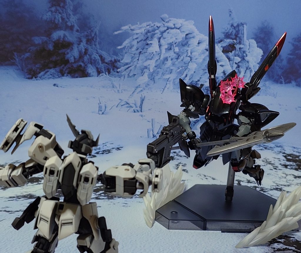 “そんな豆鉄砲じゃ、グレモリーの装甲は抜けないよ!”弾幕をものともせず、突進する。