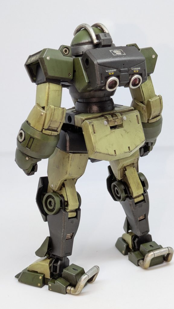 塗装前に手を加えたのは各部についてるリベットくらいでレジンでちょんちょんして作りました。結構いい感じにウェザリングできたんじゃないかと…チッピング、ウオッシング、ウェザリングマスター塗り付けの順で汚し 以下ジオラマ(汚いのが細部まで見えるので画像のクリック推奨)