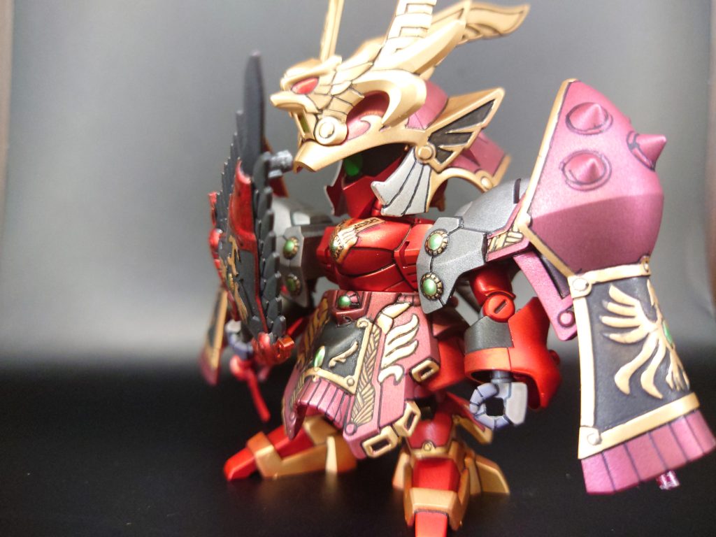 今回はスタンダードEXのサザビーとミキシングして作成しました。腕だけ変わってると思うかもしれませんが、腰部も使用してるので身長が伸びてます。