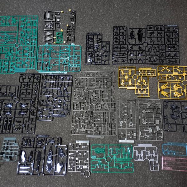 RG 1/144 ユニコーンガンダム２号機 バンシィ・ノルン (最終決戦仕様) [スペシャルコーティング]に惚れた！2体で、ユニコーン＋デストロイ両方並べたくなった！（2枚目）