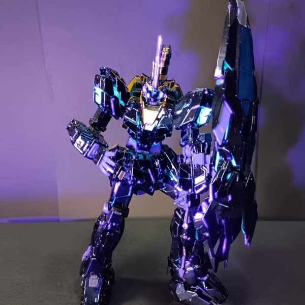 UCを見ながら、クシャトリア、シナンジュ、バンシィを作っていた。UC見直してわかるのは、必要のない戦争させられているので、悪役が必要で、、、、、リディさん！って感じ？バンシィが正義役の話が欲しくなる！（5枚目）