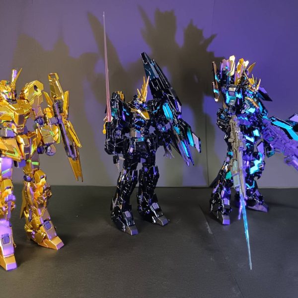 このキンキラにやられて、ガンプラ開始したのを思い出しました。ユニコーン系は、本当色々かっこいいいいいいい。（4枚目）