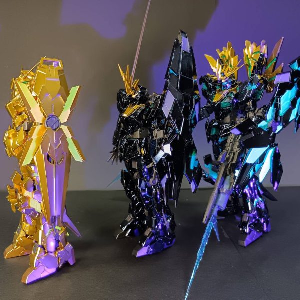 このキンキラにやられて、ガンプラ開始したのを思い出しました。ユニコーン系は、本当色々かっこいいいいいいい。（5枚目）