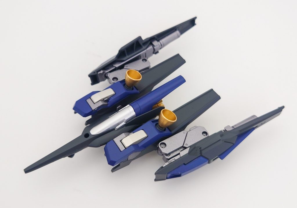 可変機になるための支援機です。設定としては、リ・ガズィのバックパックが近い感じです。