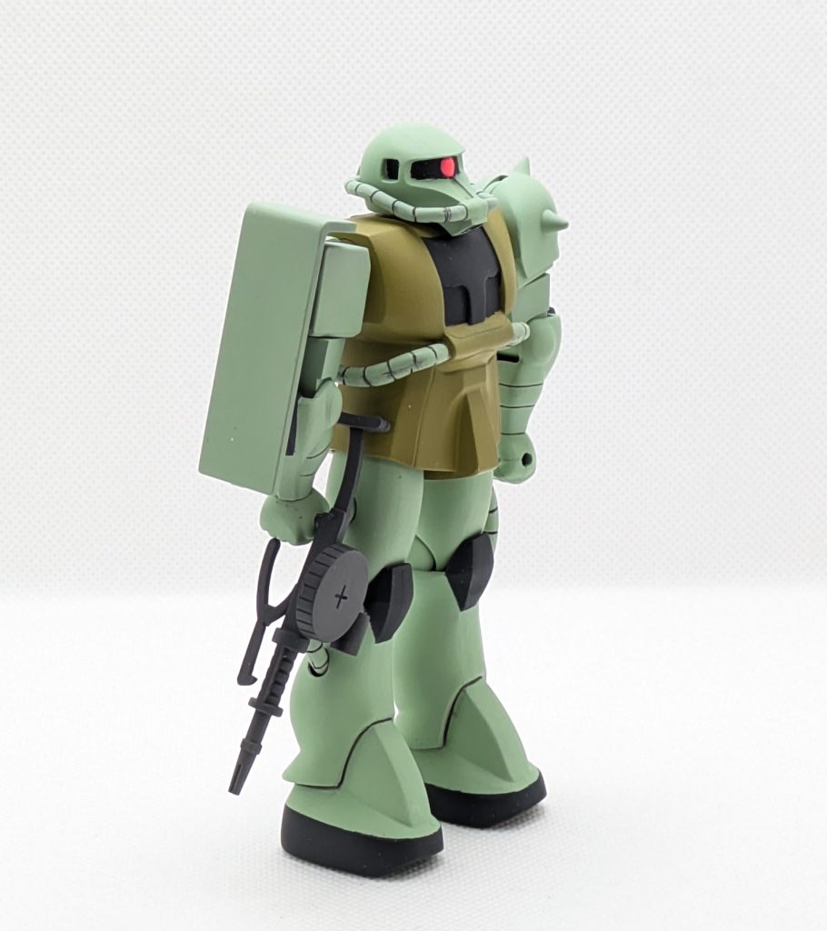 本体は手を加えておらず、ザクマシンガンのサブグリップだけ箱絵との比較だったので作っただけで単なる全塗装素組ですが…このなんとも言えない胴体の色の調色だけ苦労しました(笑)後日、また普通の色で作ろうとは思ってます(笑)