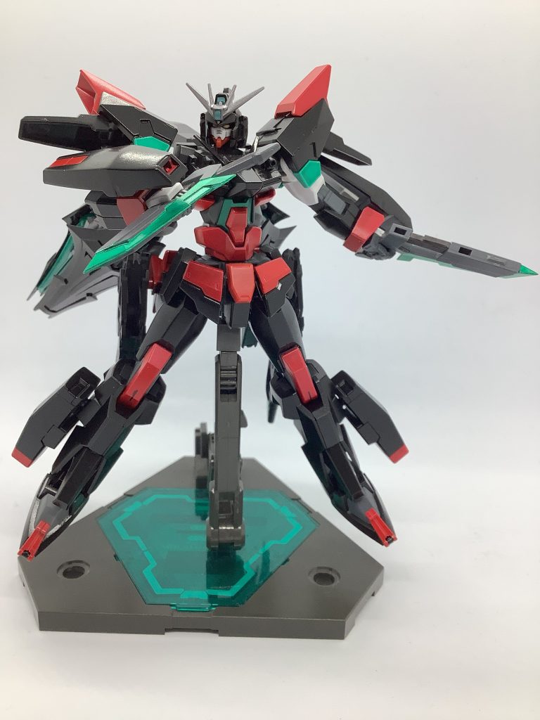 シグルダガーガンガンダムAGE-20ハイビートから引き継がれている実体刃付きのビームハンドガン。引き続きフロントスカートにマウントされる。