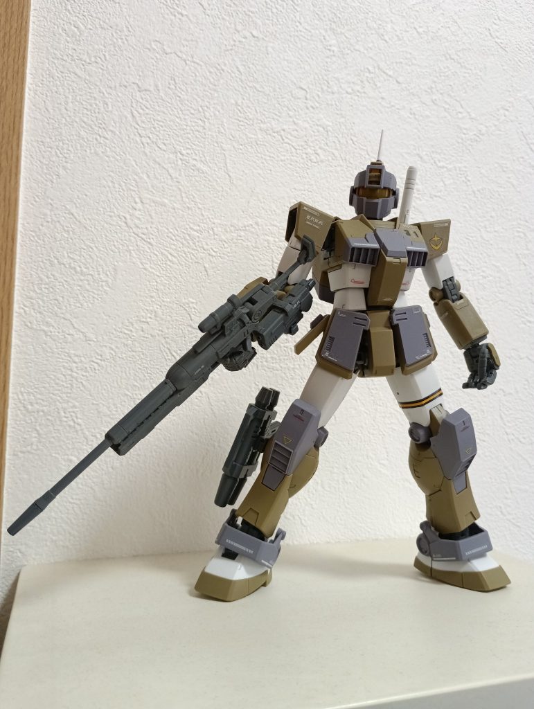 個人的に連邦のMSの背中にはビームサーベルを背負っててほしいので取り付けました。