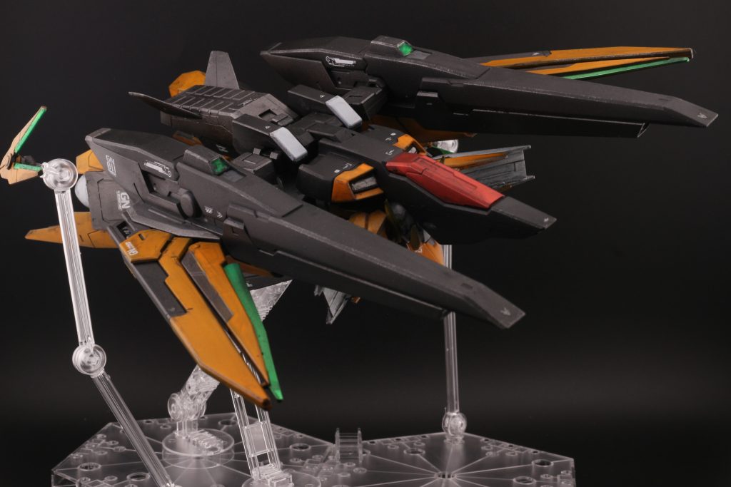 両足が無いのは完全に宇宙での運用を考えているドラッツェとかと同じですね