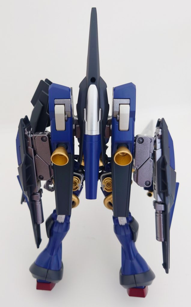 支援機を装備した背面。