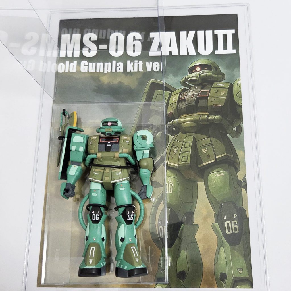 パッケージ前面は開くように作成しています。これでいつでも取り出せて、別の方法で飾りなおすことも可能です。