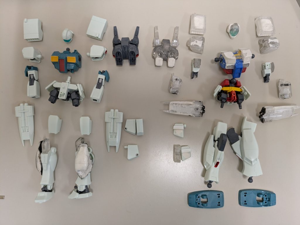 HGキットのGMⅢの下半身は、スリッパの形状などが設定画と異なるので、EGガンダムの下半身と交換しました（逆にヌーベルジムⅢにはピッタリの形状）。