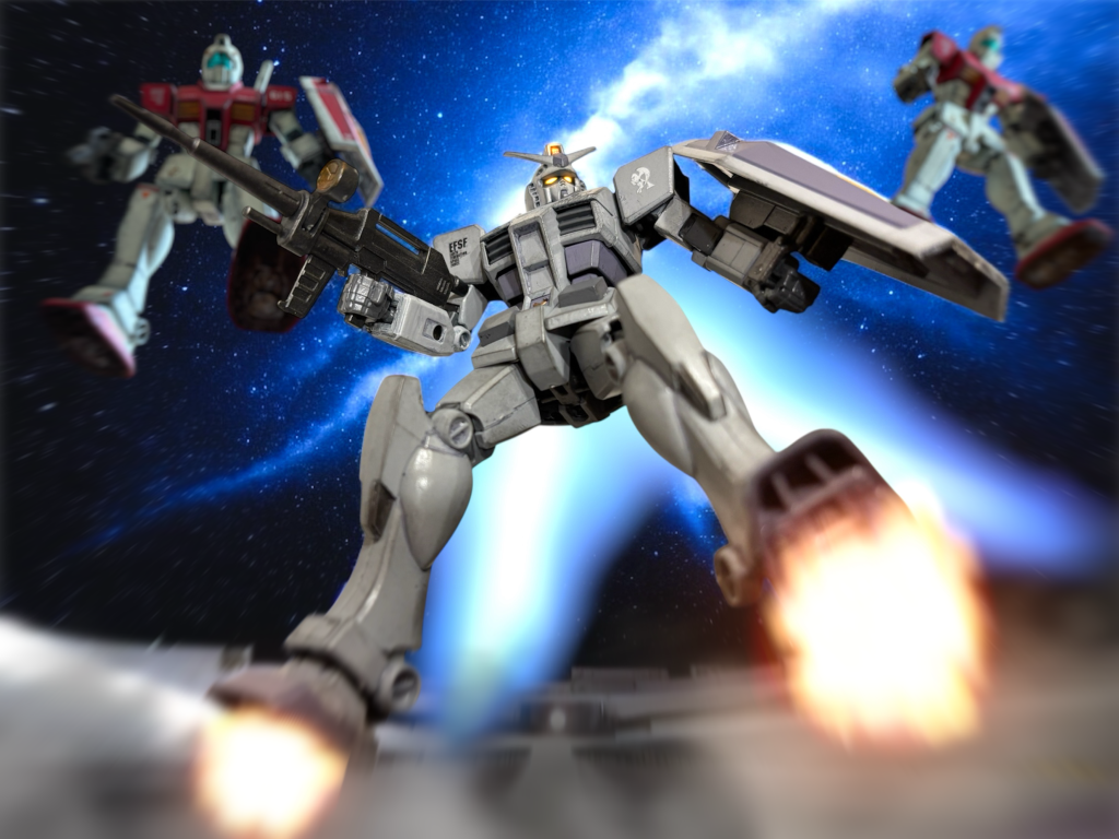 U.C.0079、10月。 地球連邦軍ジン・サナダ曹長は、ルナ2基地へ赴任。特務MS隊への配属辞令を受け、新型MS開発に向けたテストパイロットに任じられた。パイロット適性が抜きん出て高く、神速とも呼べる反応速度と、鋭い判断力を評価された結果だった。(新型がなんだ。それよりも早く、俺を戦場に出せ。) 渦巻く衝動は、胸の内に仕舞い、ジンは極めて冷静に、常識的に、模範的に振る舞った。上官の命令には従順に応じ、同僚には笑顔で気遣い、声を掛ける。そうだ、教導大隊で一緒だった、同期のあいつのように。彼女も、自分に負けず劣らず腕のいいパイロットだった。狙撃の腕だけは、結局最後まで敵わなかった。