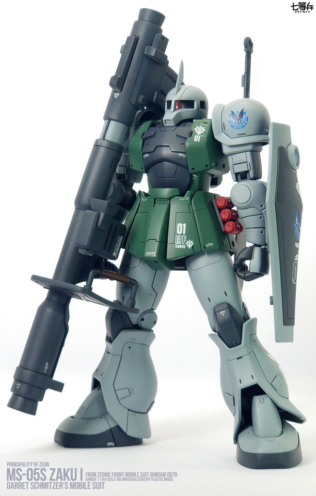 バズーカは腕を伸ばして持てるように10ミリくらい延長しました。武装全部のせは歩くのが大変そうです。