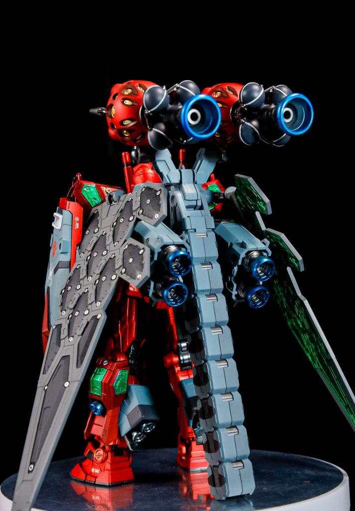 真ん中のなんとかユニットのおかげで難なく立たせる事が出来ます。😎👍