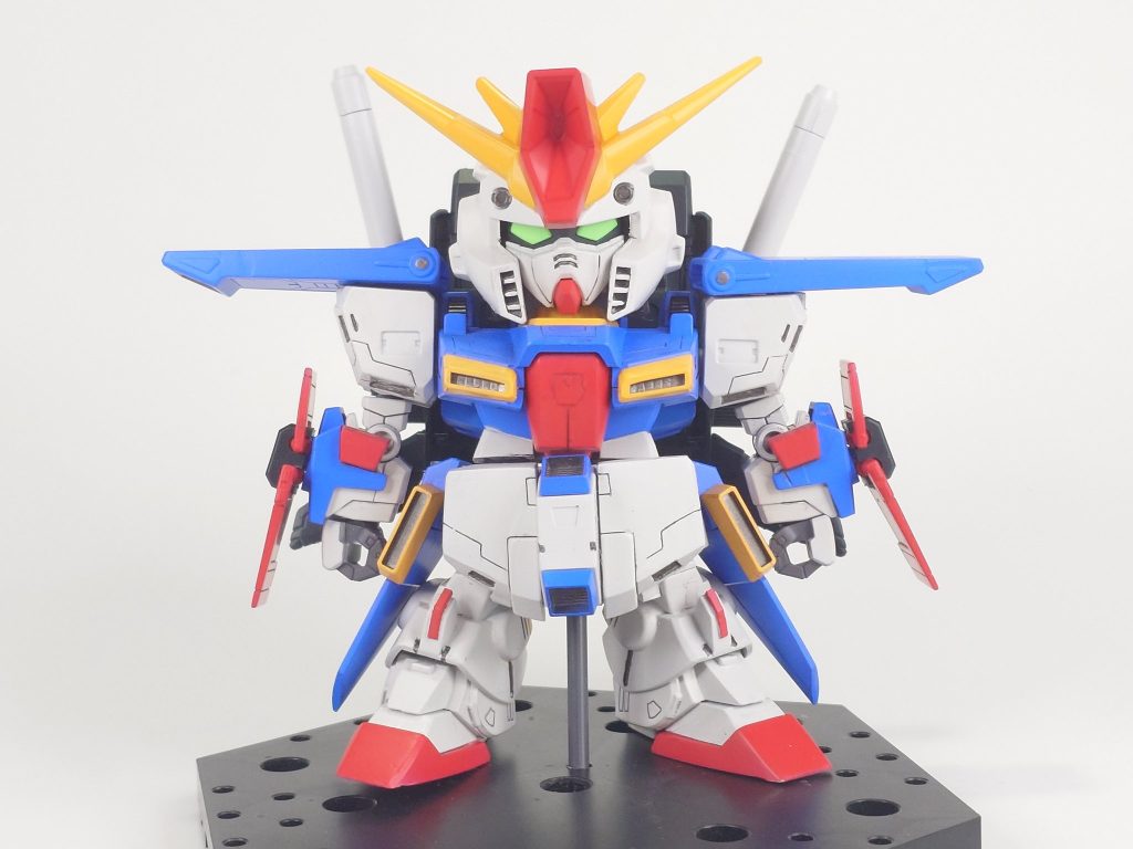 正面から色々と切ったり貼ったりして何とかこのプロポーションに出来ました