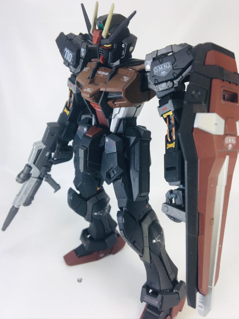 Seed系の機体はキラキラしたイメージが強いのでリアリティが高まるように金属感を出しつつツヤ消しで完成させています