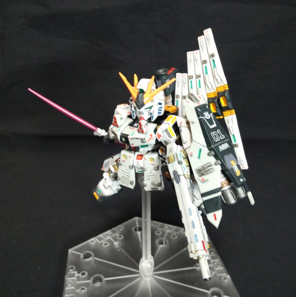 ビームサーベル抜刀。