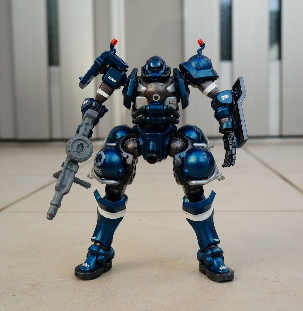 太もものボリューム感が良い感じ。