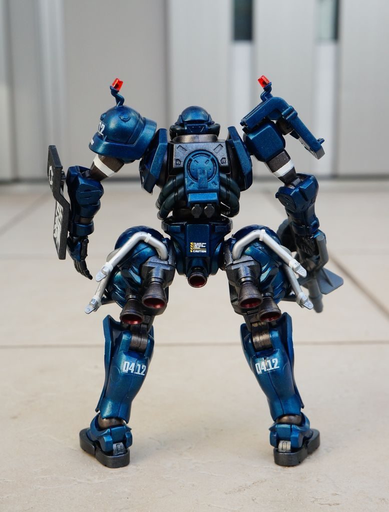 配色は自分好みに変えています。白い帯状の部分はシールが付いていましたが綺麗に貼れらなっかたので塗装に変更しました。