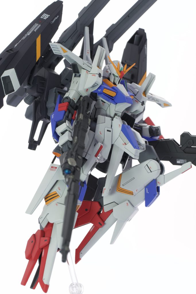 ディフェンサーユニットが大きいので迫力ある仕上がりです。