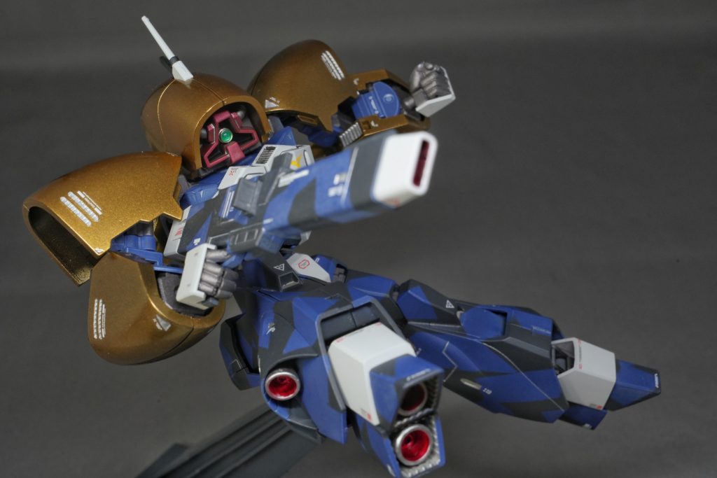 『HGUC アッシマー』 ティターンズブルーのスプリッター迷彩仕上げ
