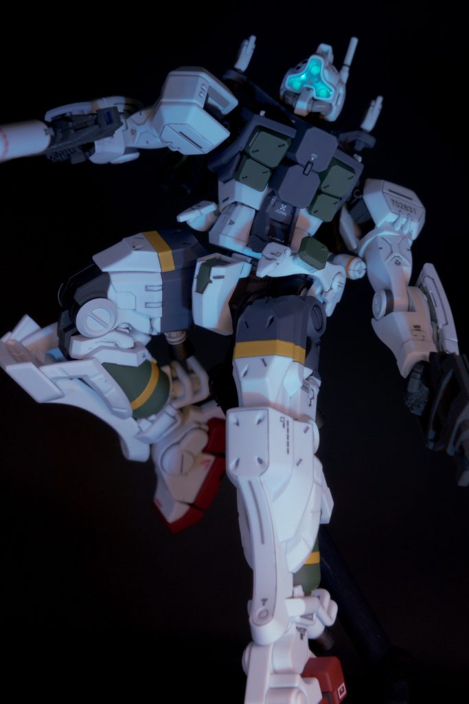 元のキットの出来が凄いので、良い写真になりますね。ゲルググ(GQ)好きすぎます。(wそれでは制作工程を見ていきましょう。あとで僕が見返しせる用に記録として細々と書いていきます。読みにくい、わかりにくい所もあると思いますが、ご了承ください。