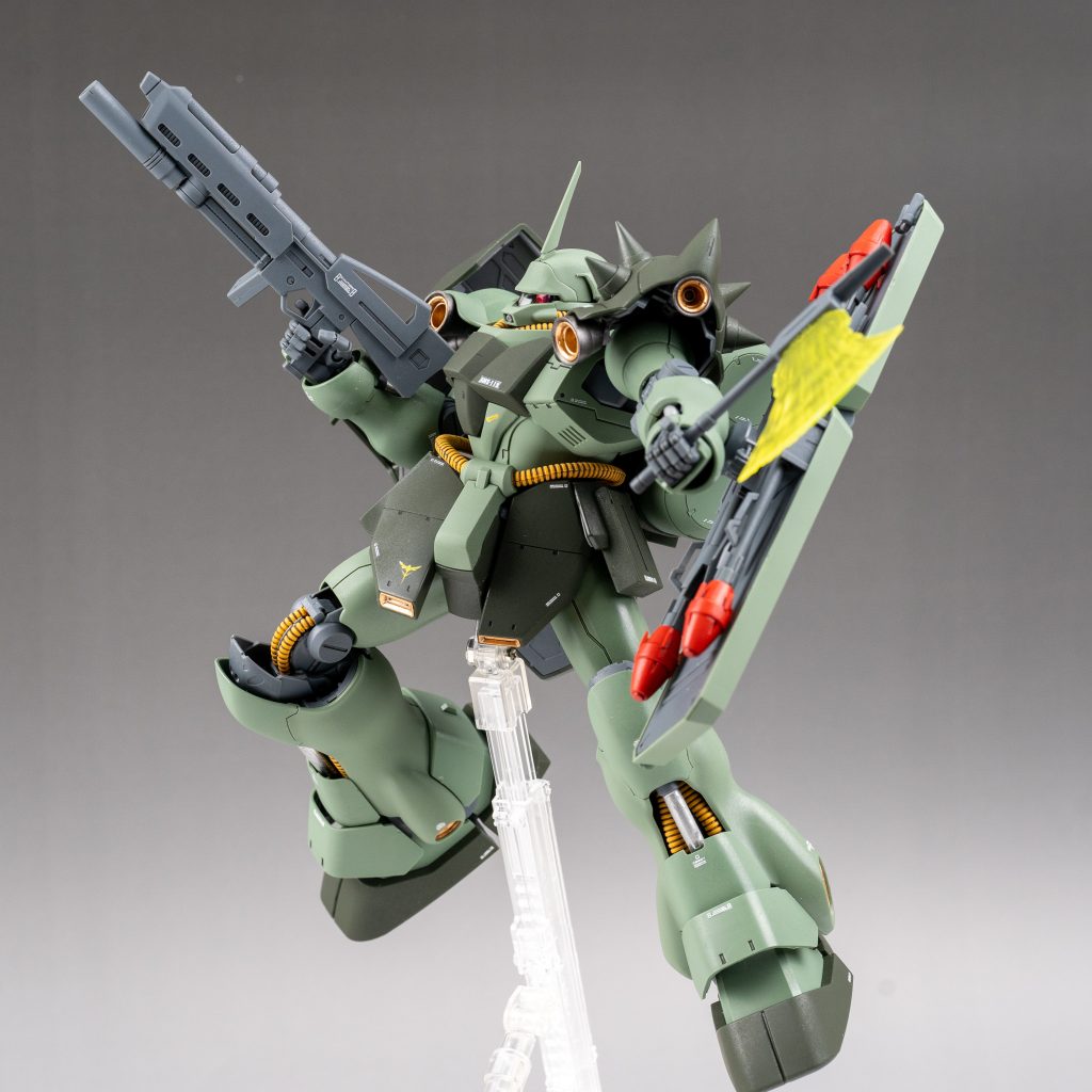 ＭＧ ギラ・ドーガ(指揮官機)