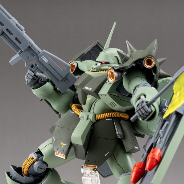 ＭＧ ギラ・ドーガ(指揮官機)