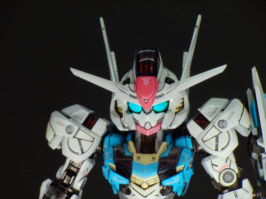 目は一応ブラックライトで光るように蛍光グリーンで塗装してはいます