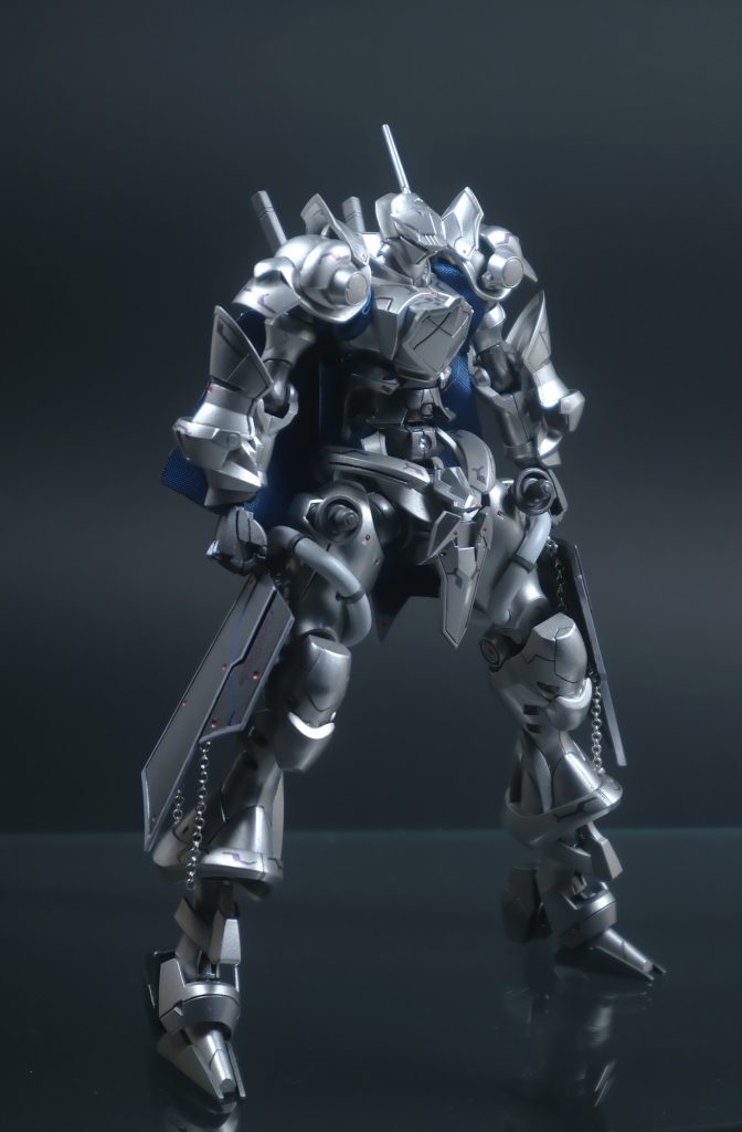 関節は足首以外はほぼギャンのまま。可動が結構特殊なんですね。