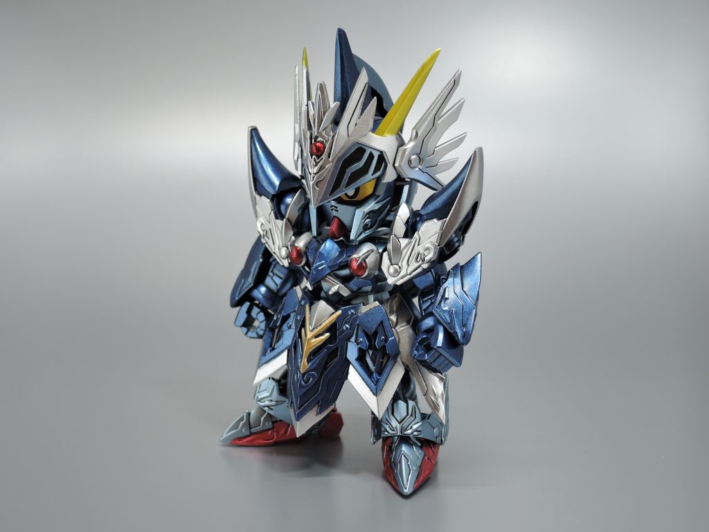 フルアーマーナイトガンダムの完成です！先端をシャープにしたくらいですが、しっかり塗装してあげるとほんとこのシリーズは化けますね！塗装しないと・・・ですからねｗ