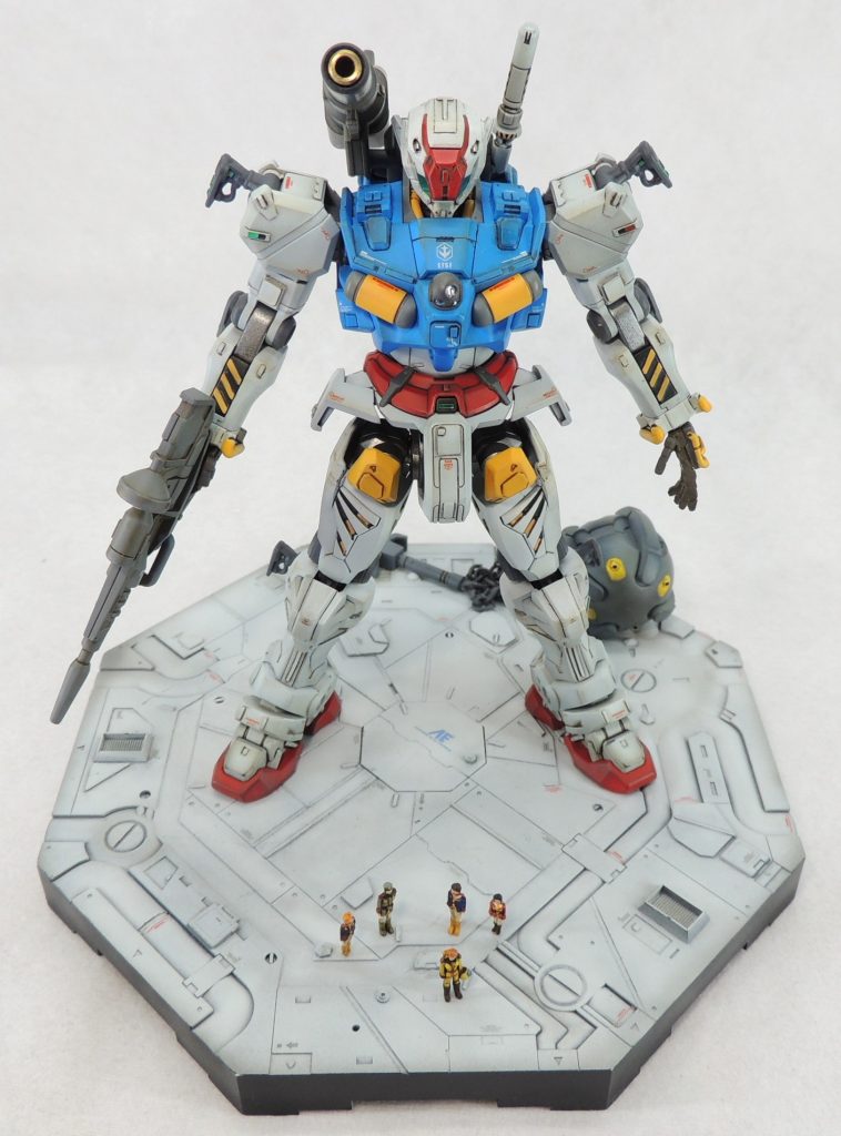 簡易ベースに設置してフィギュアを添え、МSの巨大感を演出してみました。 ジークアクス登場のМSは、しばらく新商品のリリースが続くので、ガンプラを通じて作品世界を堪能したいです!