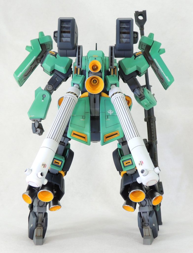 ■デカール・ワーク デカールは、ガンダムデカールからネオ・ジオン軍のマークを流用しています。その他、プーズモデリングワークスのヴェルテクスデカールやスジボリ堂のロボデカールを使用し、機体が大型であることを考慮してやや多めに貼り付けました。